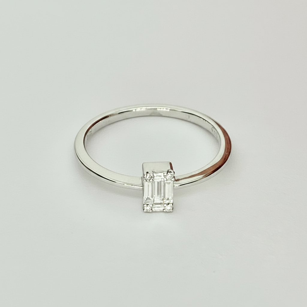 Ring aus 18k Weißgold mit natürlichen Diamanten