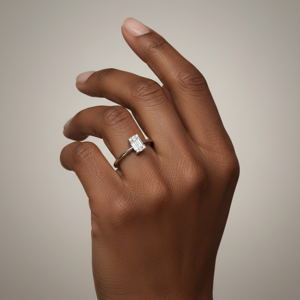 Ring aus 18k Weißgold mit natürlichen Diamanten