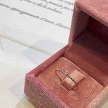Carica l&#39;immagine nel visualizzatore di Gallery, Anello solitario con diamante naturale ct 0,02
