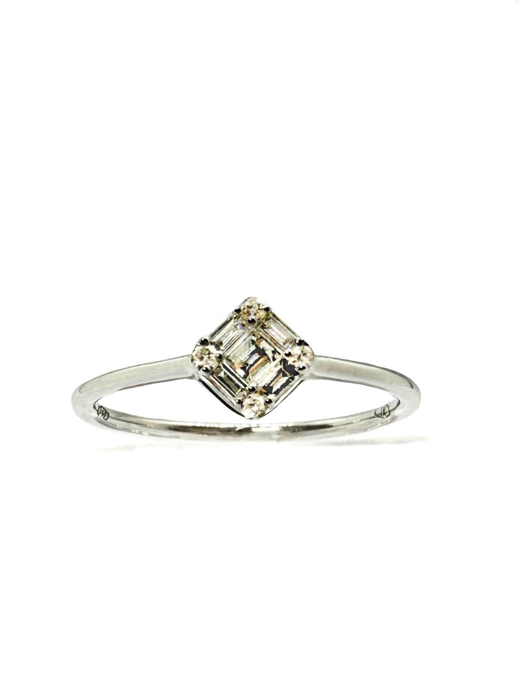 Anello in oro bianco 18k con diamanti naturali