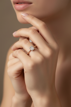 Carica l'immagine nel visualizzatore di Gallery, Anello in oro rosa 18k con diamanti naturali
